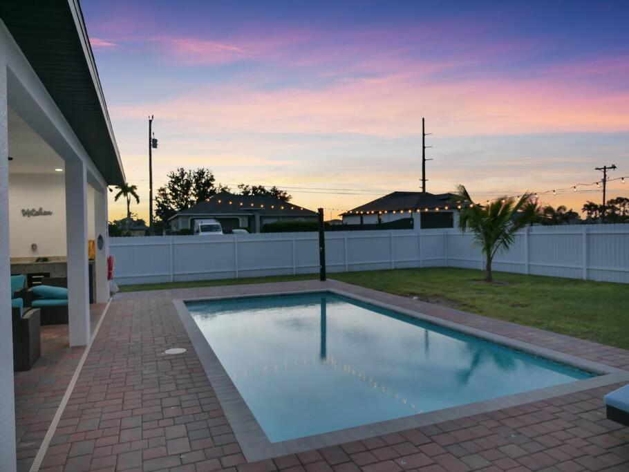 Casa Sevilla, Heated Pool, Sleeps 9, 4B3B Cape Coral Kültér fotó